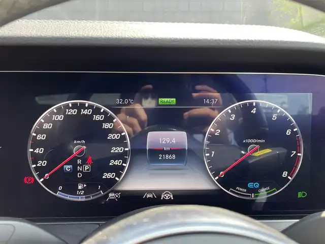 メルセデス・ベンツ Ｅ２００ クーペ スポーツ 滋賀県 2020(令2)年 2.2万km ダイヤモンドホワイト レザーパッケージ/・本革シート/・パノラミックスライディングルーフ/・Burmesterサラウンドサウンドシステム/・エアバランスパッケージ/・レザーARTICOダッシュボード/・メモリー付パワーシート/・電動ランバーサポート/・電動チルト＆テレスコピックステアリング/・マルチビームLEDヘッドライト/・アダプティブハイビームアシスト・プラス/・イージーエントリー/レーダーセーフティパッケージ/・アクティブディスタンスアシスト・ディストロニック/・アクティブステアリングアシスト/・アクティブレーンチェンジングアシスト/・アクティブエマージェンシーストップアシスト/・PRE-SAFE/・アクティブブレーキアシスト/・PRE-SAFEサウンド/・緊急回避補助システム/・渋滞時緊急ブレーキ機能/・アクティブブラインドスポットアシスト/・アクティブレーンキーピングアシスト/・PRE-SAFEプラス/・トラフィックサインアシスト/COMANDシステム/(Bluetooth/CarPlay/フルセグ)/360°カメラ/アダプティブクルーズコントロール/シートヒーター/アンビエントライト/ETC2.0/純正ドライブレコーダー