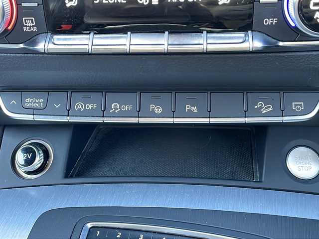 アウディ Ｑ５ 2．0TFSIクワトロ スポーツ 道北・旭川 2019(平31)年 9.2万km グレイシアホワイトメタリック /４WD//禁煙車//純正ナビ/CD/DVD/BT//アラウンドビューカメラ//ハーフレザーシート//運転席シートメモリー//前席パワーシート//前席シートヒーター//ETC//前後ドライブレコーダー//パワーバックドア//パドルシフト//LEDヘッドライト//オートライト//オートワイパー//パークアシスト//アウディプレセンス/エレクトロニカルパーキングブレーキ/アクティブレーンアシスト/アウディサイドアシスト/アダプティブクルーズコントロール//クリアランスソナー//パーキングシステムプラス//純正AW付夏タイヤ積込み//保証書//取説