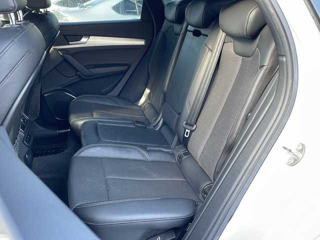 アウディ Ｑ５ 2．0TFSIクワトロ スポーツ 道北・旭川 2019(平31)年 9.2万km グレイシアホワイトメタリック /４WD//禁煙車//純正ナビ/CD/DVD/BT//アラウンドビューカメラ//ハーフレザーシート//運転席シートメモリー//前席パワーシート//前席シートヒーター//ETC//前後ドライブレコーダー//パワーバックドア//パドルシフト//LEDヘッドライト//オートライト//オートワイパー//パークアシスト//アウディプレセンス/エレクトロニカルパーキングブレーキ/アクティブレーンアシスト/アウディサイドアシスト/アダプティブクルーズコントロール//クリアランスソナー//パーキングシステムプラス//純正AW付夏タイヤ積込み//保証書//取説