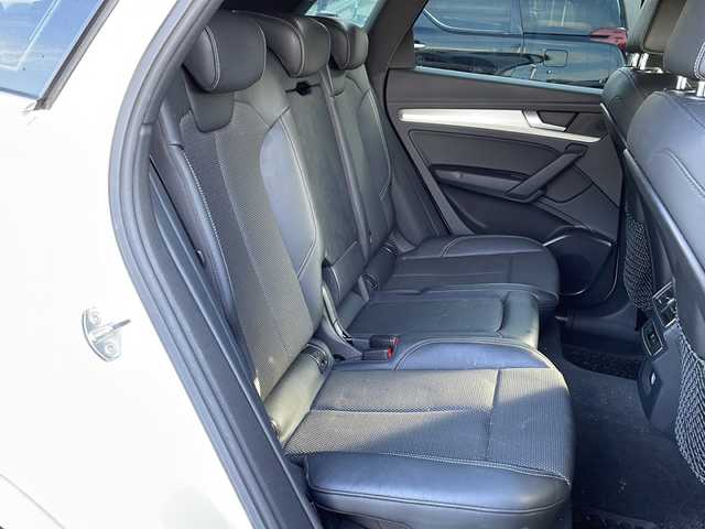 アウディ Ｑ５ 2．0TFSIクワトロ スポーツ 道北・旭川 2019(平31)年 9.2万km グレイシアホワイトメタリック /４WD//禁煙車//純正ナビ/CD/DVD/BT//アラウンドビューカメラ//ハーフレザーシート//運転席シートメモリー//前席パワーシート//前席シートヒーター//ETC//前後ドライブレコーダー//パワーバックドア//パドルシフト//LEDヘッドライト//オートライト//オートワイパー//パークアシスト//アウディプレセンス/エレクトロニカルパーキングブレーキ/アクティブレーンアシスト/アウディサイドアシスト/アダプティブクルーズコントロール//クリアランスソナー//パーキングシステムプラス//純正AW付夏タイヤ積込み//保証書//取説