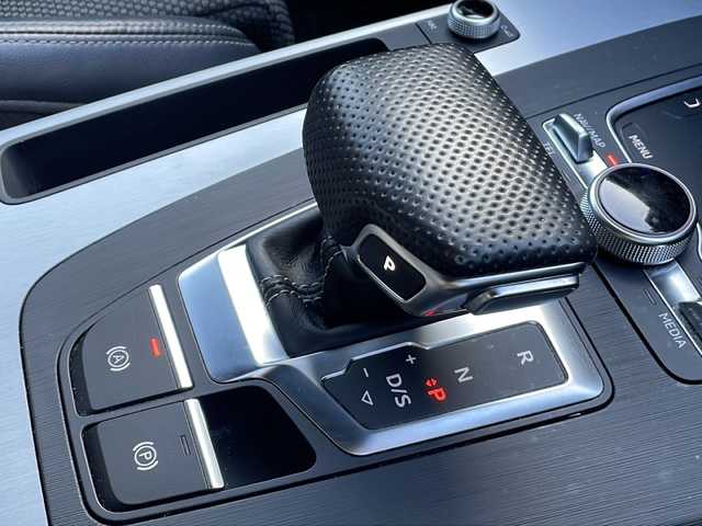 アウディ Ｑ５ 2．0TFSIクワトロ スポーツ 道北・旭川 2019(平31)年 9.2万km グレイシアホワイトメタリック /４WD//禁煙車//純正ナビ/CD/DVD/BT//アラウンドビューカメラ//ハーフレザーシート//運転席シートメモリー//前席パワーシート//前席シートヒーター//ETC//前後ドライブレコーダー//パワーバックドア//パドルシフト//LEDヘッドライト//オートライト//オートワイパー//パークアシスト//アウディプレセンス/エレクトロニカルパーキングブレーキ/アクティブレーンアシスト/アウディサイドアシスト/アダプティブクルーズコントロール//クリアランスソナー//パーキングシステムプラス//純正AW付夏タイヤ積込み//保証書//取説