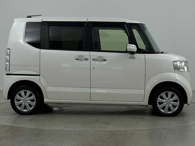 ホンダ Ｎ ＢＯＸ G SSパッケージ 道央・札幌 2017(平29)年 5.9万km プレミアムホワイトパールⅡ ・4WD/・純正ナビ/　CD/DVD/BT/SD/・フルセグTV/・バックカメラ/・両側パワースライドドア /・前席シートヒーター/・ビルトインETC/・プッシュスタート/・スマートキー/・オートライト/・HIDヘッドライト/・オートリトラミラー/・ミラーヒーター/・スペアキー/・積込タイヤ