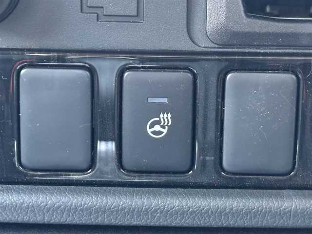 三菱 アウトランダー ＰＨＥＶ G セーフティパッケージ 愛知県 2018(平30)年 8.7万km シルキーホワイト /禁煙/ワンオーナー/ハーフレザーシート//フルセグナビ/CD/DVD/SD/MSV/BT/全方位カメラ//ETC/純正ドラレコ/充電ケーブル車載//パワーシート/シートヒーター//革巻きステア/ステアスイッチ/パドルシフト/ステアヒーター//電動パーキングブレーキ//ACC/FCW/LDW//照明付きバニティミラー//LEDオートライト/LEDフォグ//EVモード//純正フロアマット//新車時保証書//取扱説明書//スペアスマートキー有