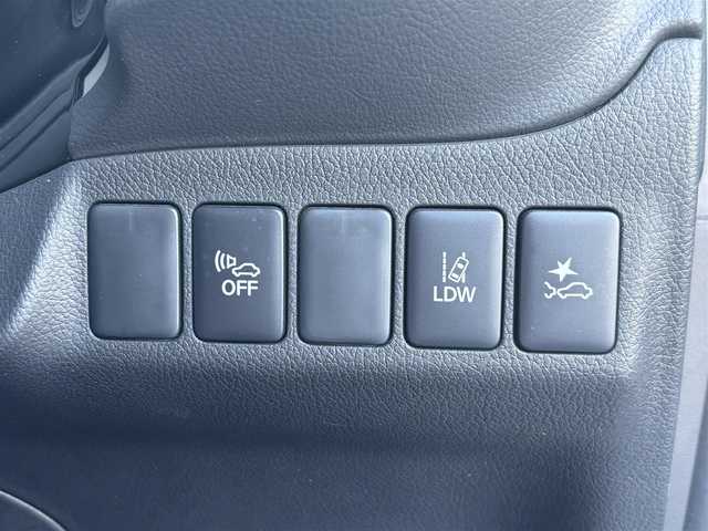 三菱 アウトランダー ＰＨＥＶ G セーフティパッケージ 愛知県 2018(平30)年 8.7万km シルキーホワイト /禁煙/ワンオーナー/ハーフレザーシート//フルセグナビ/CD/DVD/SD/MSV/BT/全方位カメラ//ETC/純正ドラレコ/充電ケーブル車載//パワーシート/シートヒーター//革巻きステア/ステアスイッチ/パドルシフト/ステアヒーター//電動パーキングブレーキ//ACC/FCW/LDW//照明付きバニティミラー//LEDオートライト/LEDフォグ//EVモード//純正フロアマット//新車時保証書//取扱説明書//スペアスマートキー有