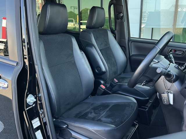 トヨタ ヴォクシー ZS 煌Ⅱ 岐阜県 2021(令3)年 4.3万km ブラック 登録時走行距離：42229km/ワンオーナー/純正１０インチナビ（NSZT-ZA4T）/バックカメラ/フルセグテレビ・Bluetooth/クルーズコントロール/トヨタセーフティーセンス/レーンディパーチャーアラート/コーナーセンサー/クルーズコントロール/両側パワースライドドア/LEDヘッドライト/オートライト/オートマチックハイビーム/ビルトインETC/ハーフレザーシート/純正16インチアルミホイール/プッシュスタート/スマートキー/保証書