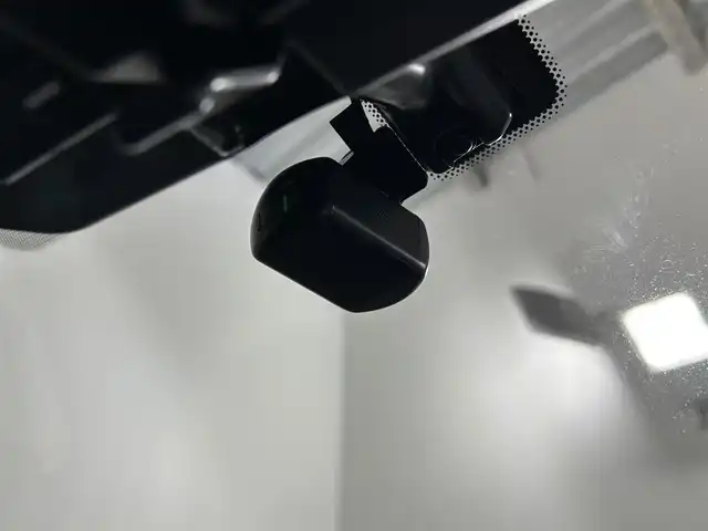 日産 エクストレイル G e－4ORCE 佐賀県 2023(令5)年 2.4万km ブリリアントホワイトパール 純正12.3インチナビ/フルセグTV/Bluetooth/Applecarplay/Androidauto/全方位カメラ　/衝突被害軽減システム/プロパイロット/レーダークルーズコントロール/レーンアシスト/ヘッドアップディスプレイ/ブラインドスポットモニター/デジタルインナールームミラー/自動駐車システム/ダウンヒルアシストコントロール/ロードサインアシスト/クリアランスソナー/オートライト/オートマチックハイビーム/LEDヘッドライト/LEDフォグライト/電動パーキング/オートブレーキホールド/純正ナビ連動型前後ドライブレコーダー/ビルトインETC2.0/4WD/パワーバックドア/ステアリングヒーター/運転席・助手席・後席シートヒーター/運転席・助手席パワーシート/合皮シート/メモリーシート/ISOFIX対応/ワイヤレス充電器/後席サンシェード/純正フロアマット/純正19インチアルミホイール