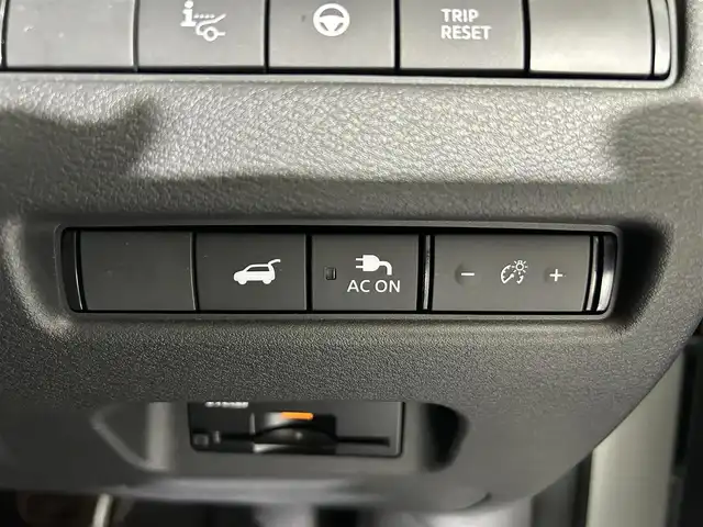 日産 エクストレイル G e－4ORCE 佐賀県 2023(令5)年 2.4万km ブリリアントホワイトパール 純正12.3インチナビ/フルセグTV/Bluetooth/Applecarplay/Androidauto/全方位カメラ　/衝突被害軽減システム/プロパイロット/レーダークルーズコントロール/レーンアシスト/ヘッドアップディスプレイ/ブラインドスポットモニター/デジタルインナールームミラー/自動駐車システム/ダウンヒルアシストコントロール/ロードサインアシスト/クリアランスソナー/オートライト/オートマチックハイビーム/LEDヘッドライト/LEDフォグライト/電動パーキング/オートブレーキホールド/純正ナビ連動型前後ドライブレコーダー/ビルトインETC2.0/4WD/パワーバックドア/ステアリングヒーター/運転席・助手席・後席シートヒーター/運転席・助手席パワーシート/合皮シート/メモリーシート/ISOFIX対応/ワイヤレス充電器/後席サンシェード/純正フロアマット/純正19インチアルミホイール