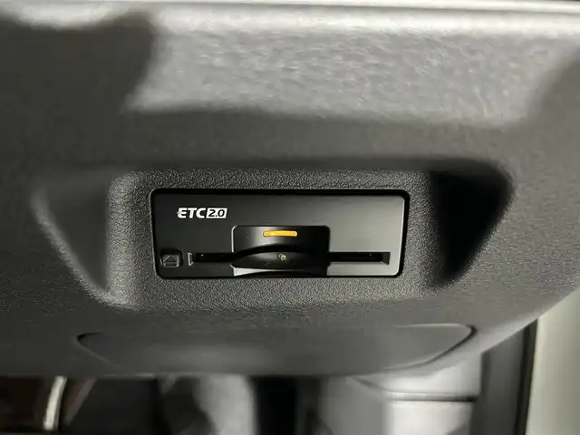 日産 エクストレイル G e－4ORCE 佐賀県 2023(令5)年 2.4万km ブリリアントホワイトパール 純正12.3インチナビ/フルセグTV/Bluetooth/Applecarplay/Androidauto/全方位カメラ　/衝突被害軽減システム/プロパイロット/レーダークルーズコントロール/レーンアシスト/ヘッドアップディスプレイ/ブラインドスポットモニター/デジタルインナールームミラー/自動駐車システム/ダウンヒルアシストコントロール/ロードサインアシスト/クリアランスソナー/オートライト/オートマチックハイビーム/LEDヘッドライト/LEDフォグライト/電動パーキング/オートブレーキホールド/純正ナビ連動型前後ドライブレコーダー/ビルトインETC2.0/4WD/パワーバックドア/ステアリングヒーター/運転席・助手席・後席シートヒーター/運転席・助手席パワーシート/合皮シート/メモリーシート/ISOFIX対応/ワイヤレス充電器/後席サンシェード/純正フロアマット/純正19インチアルミホイール