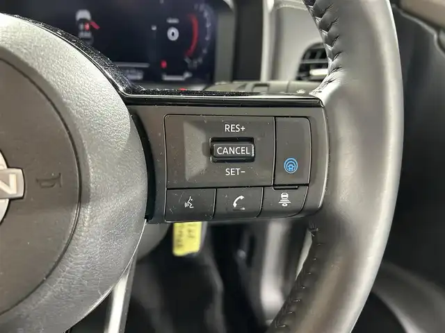 日産 エクストレイル G e－4ORCE 佐賀県 2023(令5)年 2.4万km ブリリアントホワイトパール 純正12.3インチナビ/フルセグTV/Bluetooth/Applecarplay/Androidauto/全方位カメラ　/衝突被害軽減システム/プロパイロット/レーダークルーズコントロール/レーンアシスト/ヘッドアップディスプレイ/ブラインドスポットモニター/デジタルインナールームミラー/自動駐車システム/ダウンヒルアシストコントロール/ロードサインアシスト/クリアランスソナー/オートライト/オートマチックハイビーム/LEDヘッドライト/LEDフォグライト/電動パーキング/オートブレーキホールド/純正ナビ連動型前後ドライブレコーダー/ビルトインETC2.0/4WD/パワーバックドア/ステアリングヒーター/運転席・助手席・後席シートヒーター/運転席・助手席パワーシート/合皮シート/メモリーシート/ISOFIX対応/ワイヤレス充電器/後席サンシェード/純正フロアマット/純正19インチアルミホイール