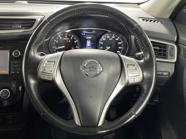 日産 エクストレイル 20Xt エマージェンシーブレーキ 広島県 2016(平28)年 5万km ダイヤモンドブラック 純正ナビ/アラウンドビューモニター/ブラインドスポットモニター/シートヒーター/電動リアゲート/ＥＴＣ/ＬＥＤヘッドライト/クルーズコントロール/ＤＶＤ/エマージェンシーブレーキ/レーンキープアシスト/フォグランプ/純正17インチアルミホイール(225/65/R17)/エアバッグ(運転席/助手席)