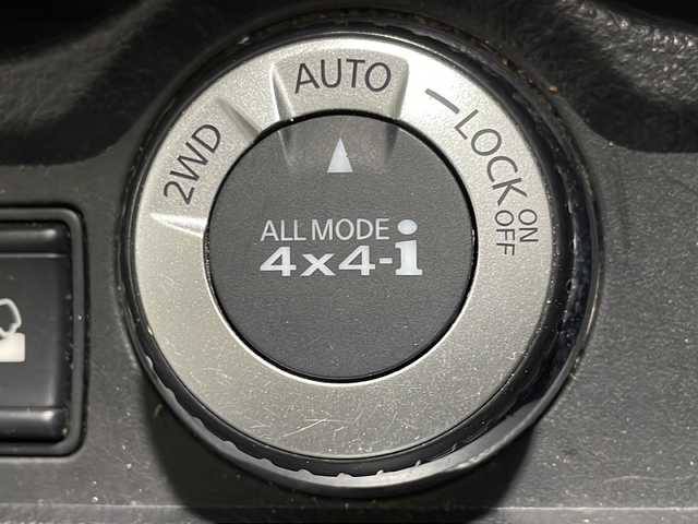 日産 エクストレイル 20Xt エマージェンシーブレーキ 広島県 2016(平28)年 5万km ダイヤモンドブラック 純正ナビ/アラウンドビューモニター/ブラインドスポットモニター/シートヒーター/電動リアゲート/ＥＴＣ/ＬＥＤヘッドライト/クルーズコントロール/ＤＶＤ/エマージェンシーブレーキ/レーンキープアシスト/フォグランプ/純正17インチアルミホイール(225/65/R17)/エアバッグ(運転席/助手席)