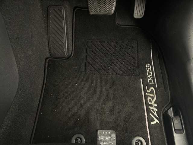 トヨタ ヤリスクロス ハイブリッド Z 群馬県 2025(令7)年 1.1万km プラチナホワイトパールマイカ 純正８型ナビ　/全周囲カメラ　/シートヒーター　/ハーフレザーシート　/ステアリングヒータ　/レーダークルーズコントロール　/ＥＴＣ２．０　/ＢＳＭ　/オートマチックハイビーム　/プリクラッシュセーフティシステム　/禁煙