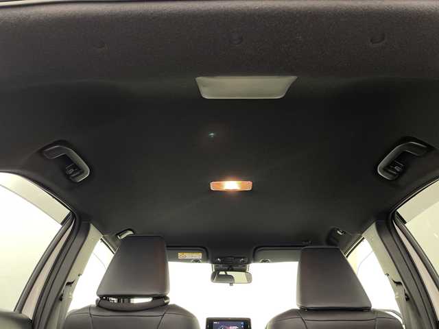 トヨタ ヤリスクロス ハイブリッド Z 群馬県 2025(令7)年 1.1万km プラチナホワイトパールマイカ 純正８型ナビ　/全周囲カメラ　/シートヒーター　/ハーフレザーシート　/ステアリングヒータ　/レーダークルーズコントロール　/ＥＴＣ２．０　/ＢＳＭ　/オートマチックハイビーム　/プリクラッシュセーフティシステム　/禁煙