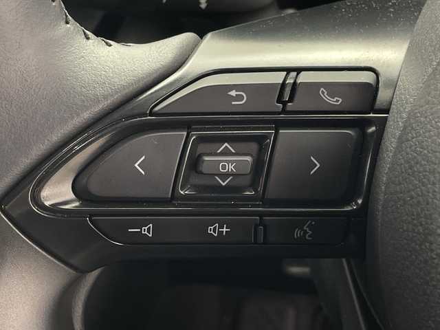 トヨタ ヤリスクロス ハイブリッド Z 群馬県 2025(令7)年 1.1万km プラチナホワイトパールマイカ 純正８型ナビ　/全周囲カメラ　/シートヒーター　/ハーフレザーシート　/ステアリングヒータ　/レーダークルーズコントロール　/ＥＴＣ２．０　/ＢＳＭ　/オートマチックハイビーム　/プリクラッシュセーフティシステム　/禁煙