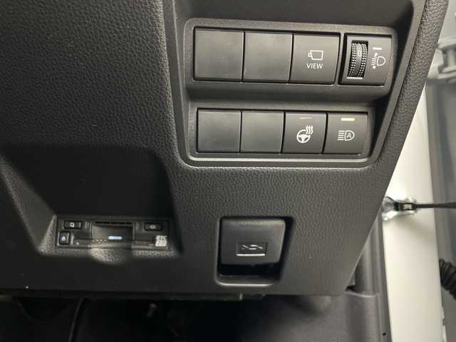 トヨタ ヤリスクロス ハイブリッド Z 群馬県 2025(令7)年 1.1万km プラチナホワイトパールマイカ 純正８型ナビ　/全周囲カメラ　/シートヒーター　/ハーフレザーシート　/ステアリングヒータ　/レーダークルーズコントロール　/ＥＴＣ２．０　/ＢＳＭ　/オートマチックハイビーム　/プリクラッシュセーフティシステム　/禁煙