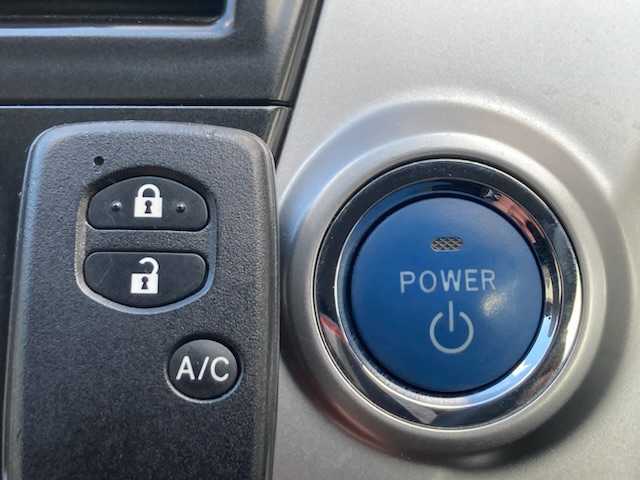 トヨタ プリウス α S Lセレクション 三重県 2012(平24)年 9.8万km ブラック (株)IDOMが運営する【じしゃロン四日市店】の自社ローン対象車両になります。こちらは現金ご利用時の価格です。自社ローンご希望の方は別途その旨お申付け下さい。/社外SDナビ（CD/BT/AM/FM）/バックカメラ/エンジンスタートボタン/スマートキー/ワンセグTV/前後ドライブレコーダー/LEDヘッドライト/社外16インチAW/社外フロアマット