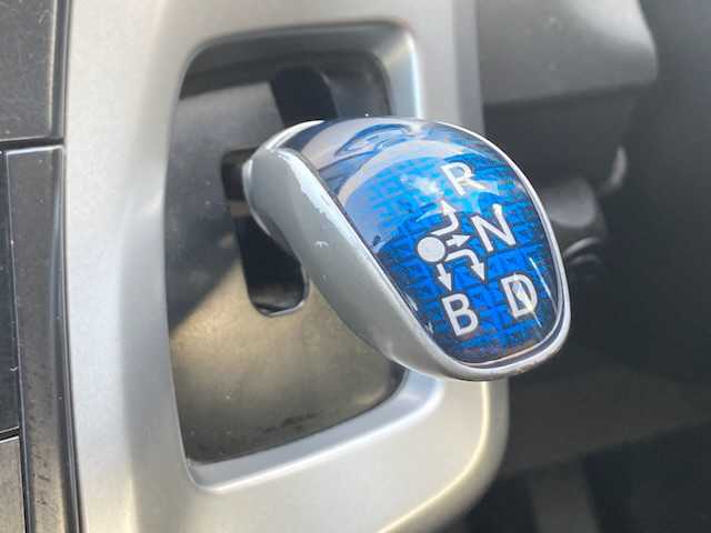 トヨタ プリウス α S Lセレクション 三重県 2012(平24)年 9.8万km ブラック (株)IDOMが運営する【じしゃロン四日市店】の自社ローン対象車両になります。こちらは現金ご利用時の価格です。自社ローンご希望の方は別途その旨お申付け下さい。/社外SDナビ（CD/BT/AM/FM）/バックカメラ/エンジンスタートボタン/スマートキー/ワンセグTV/前後ドライブレコーダー/LEDヘッドライト/社外16インチAW/社外フロアマット