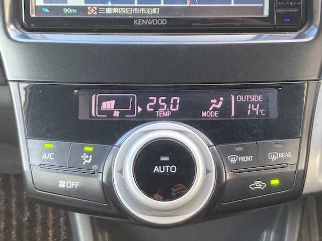 トヨタ プリウス α S Lセレクション 三重県 2012(平24)年 9.8万km ブラック (株)IDOMが運営する【じしゃロン四日市店】の自社ローン対象車両になります。こちらは現金ご利用時の価格です。自社ローンご希望の方は別途その旨お申付け下さい。/社外SDナビ（CD/BT/AM/FM）/バックカメラ/エンジンスタートボタン/スマートキー/ワンセグTV/前後ドライブレコーダー/LEDヘッドライト/社外16インチAW/社外フロアマット