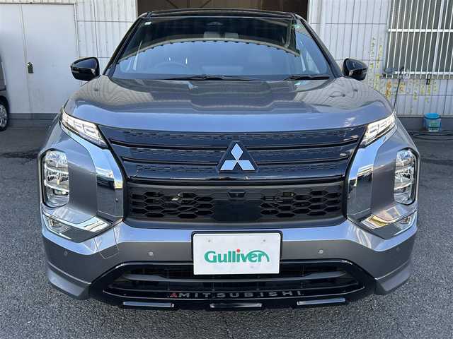 三菱 アウトランダー ＰＨＥＶ ブラックエディション 鹿児島県 2023(令5)年 0.3万km チタニウムグレーメタリック プッシュスタートキー/純正ナビ/・ナビゲーションディスプレイ/・USB/WI-FIナビ/・TV(フル)/・Bluetooth/・AM/・FM/フロント/サイド/バックカメラ/アラウンドビューモニター/ブレーキオートホールド/パワーバックドア/D席パワーシート/D/ N席シートヒーター/ドライブモード/プリクラッシュ/追従クルーズコントロール/コーナーセンサー/パドルシフト/アイドリングストップ/QI
