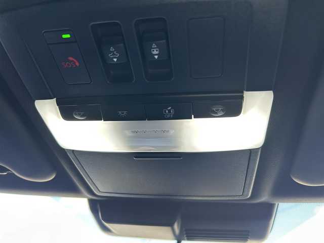 三菱 アウトランダー ＰＨＥＶ ブラックエディション 鹿児島県 2023(令5)年 0.3万km チタニウムグレーメタリック プッシュスタートキー/純正ナビ/・ナビゲーションディスプレイ/・USB/WI-FIナビ/・TV(フル)/・Bluetooth/・AM/・FM/フロント/サイド/バックカメラ/アラウンドビューモニター/ブレーキオートホールド/パワーバックドア/D席パワーシート/D/ N席シートヒーター/ドライブモード/プリクラッシュ/追従クルーズコントロール/コーナーセンサー/パドルシフト/アイドリングストップ/QI