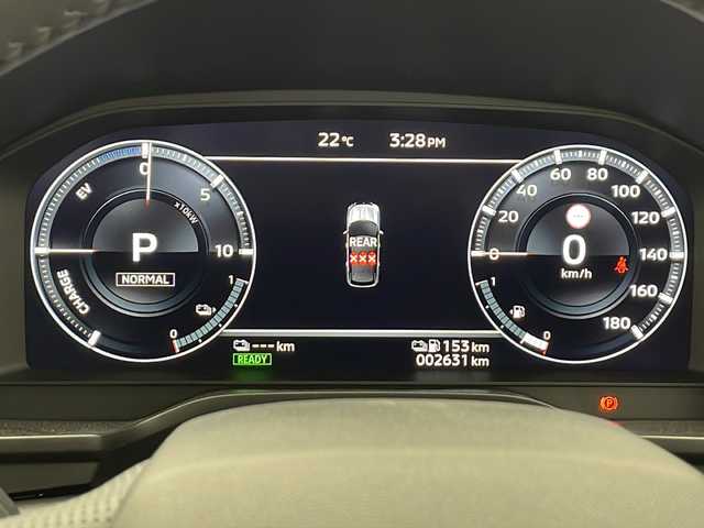 三菱 アウトランダー ＰＨＥＶ ブラックエディション 千葉県 2023(令5)年 0.3万km チタニウムグレーメタリック 純正ナビ/　CD/DVD/Bluetooth/フルセグTV/Apple car play/レーダークルーズコントロール/レーンキープアシスト/衝突軽減ブレーキ/クリアランスソナー/標識認識機能/ブラインドスポットモニター/全方位カメラ/電動パーキング/オートホールド/オートハイビーム/サンルーフ/ワイヤレス充電/前席シートヒーター/ステアリングヒーター/ハーフレザーシート/パワーバックドア/パドルシフト/LEDライト/フォグランプ/ロールサンシェード/ドアバイザー