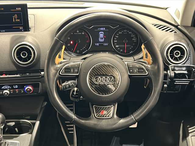 アウディ Ａ３ セダン 1．4 TFSIシリンダーオンデマンド 新潟県 2014(平26)年 10.1万km 白 コンビニエンスパッケージ/・  アドバンストキーシステム/・リヤビューカメラ/・アウディパーキングシステム/社外エアロ（フロント/サイド/リア）/社外パドルシフト/社外シートカバー/MMI ナビゲーションシステム/・フルセグTV/・Bluetooth/・AM/FM/・CD/DVD/クルーズコントロール/オートライト/オートエアコン/ハンドルスイッチ/純正アルミホイール/ETC