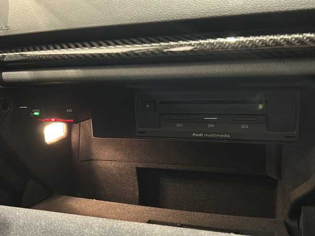 アウディ Ａ３ セダン 1．4 TFSIシリンダーオンデマンド 新潟県 2014(平26)年 10.1万km 白 コンビニエンスパッケージ/・  アドバンストキーシステム/・リヤビューカメラ/・アウディパーキングシステム/社外エアロ（フロント/サイド/リア）/社外パドルシフト/社外シートカバー/MMI ナビゲーションシステム/・フルセグTV/・Bluetooth/・AM/FM/・CD/DVD/クルーズコントロール/オートライト/オートエアコン/ハンドルスイッチ/純正アルミホイール/ETC