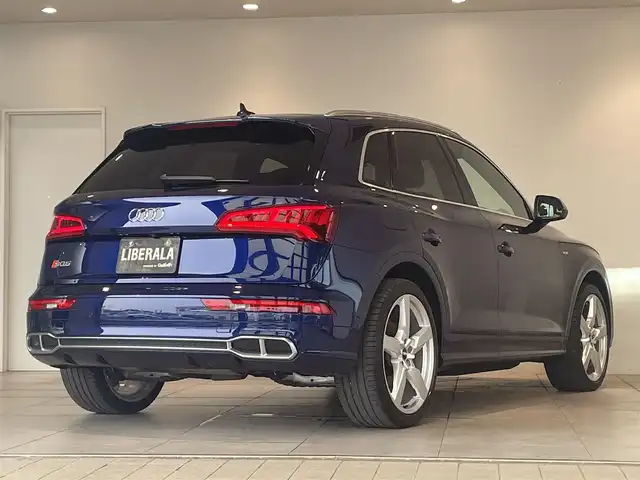 アウディ ＳＱ５ 愛知県 2018(平30)年 6万km 紺Ｍ ＢＡＮＧ＆ＯＬＵＦＳＥＮサウンド　/ファインナッパレザー　/バーチャコクピット　/マトリクスＬＥＤヘッドライト/純正ナビ　/フルセグＴＶ　/Ｂｌｕｅｔｏｏｔｈ　/３６０度カメラ　/ＡＣＣ　/ＬＫＡ　/ＢＳＭ　/シートヒーター　/パワーバックドア/ドライブレコーダー/プッシュスタート/ウィンカーミラー/アイドリングストップ