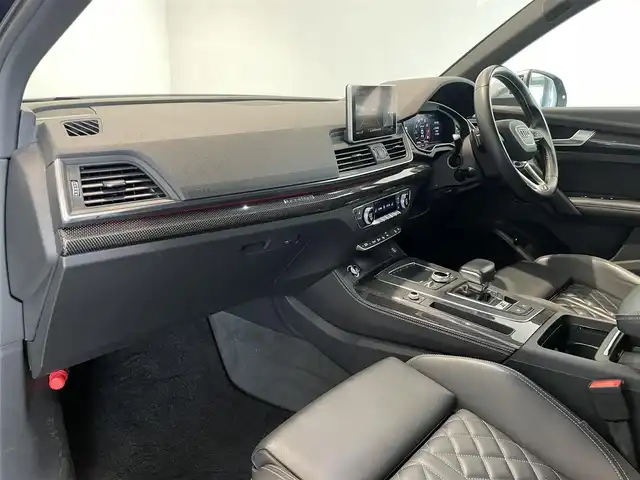 アウディ ＳＱ５ 愛知県 2018(平30)年 6万km 紺Ｍ ＢＡＮＧ＆ＯＬＵＦＳＥＮサウンド　/ファインナッパレザー　/バーチャコクピット　/マトリクスＬＥＤヘッドライト/純正ナビ　/フルセグＴＶ　/Ｂｌｕｅｔｏｏｔｈ　/３６０度カメラ　/ＡＣＣ　/ＬＫＡ　/ＢＳＭ　/シートヒーター　/パワーバックドア/ドライブレコーダー/プッシュスタート/ウィンカーミラー/アイドリングストップ