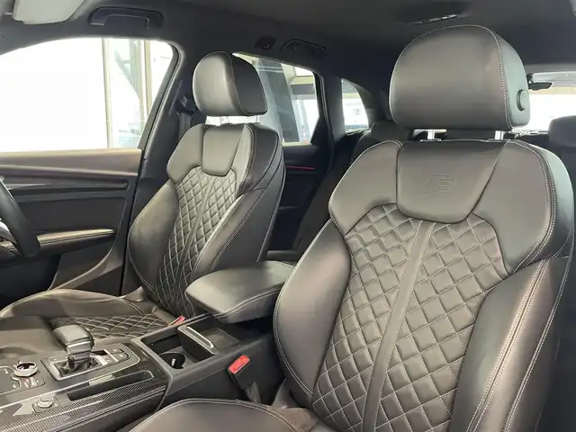 アウディ ＳＱ５ 愛知県 2018(平30)年 6万km 紺Ｍ ＢＡＮＧ＆ＯＬＵＦＳＥＮサウンド　/ファインナッパレザー　/バーチャコクピット　/マトリクスＬＥＤヘッドライト/純正ナビ　/フルセグＴＶ　/Ｂｌｕｅｔｏｏｔｈ　/３６０度カメラ　/ＡＣＣ　/ＬＫＡ　/ＢＳＭ　/シートヒーター　/パワーバックドア/ドライブレコーダー/プッシュスタート/ウィンカーミラー/アイドリングストップ