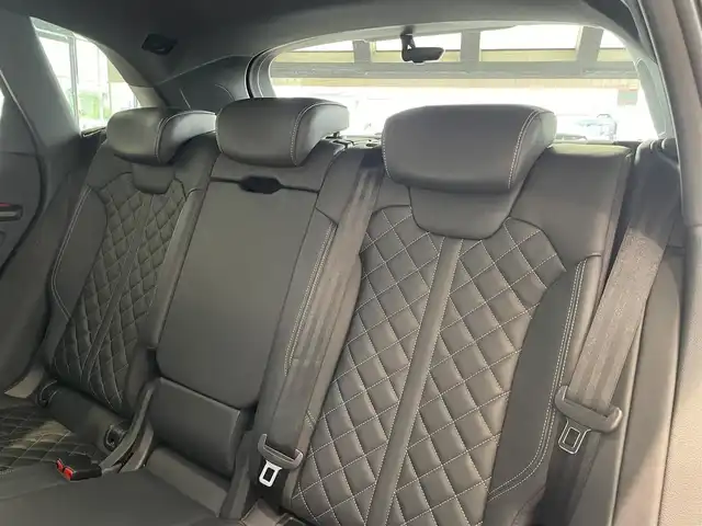 アウディ ＳＱ５ 愛知県 2018(平30)年 6万km 紺Ｍ ＢＡＮＧ＆ＯＬＵＦＳＥＮサウンド　/ファインナッパレザー　/バーチャコクピット　/マトリクスＬＥＤヘッドライト/純正ナビ　/フルセグＴＶ　/Ｂｌｕｅｔｏｏｔｈ　/３６０度カメラ　/ＡＣＣ　/ＬＫＡ　/ＢＳＭ　/シートヒーター　/パワーバックドア/ドライブレコーダー/プッシュスタート/ウィンカーミラー/アイドリングストップ