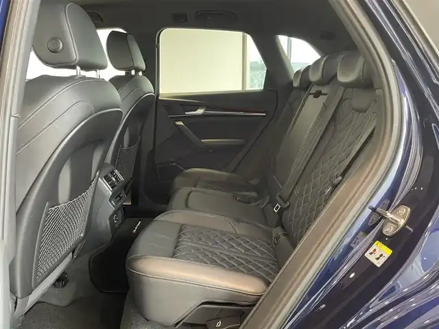 アウディ ＳＱ５ 愛知県 2018(平30)年 6万km 紺Ｍ ＢＡＮＧ＆ＯＬＵＦＳＥＮサウンド　/ファインナッパレザー　/バーチャコクピット　/マトリクスＬＥＤヘッドライト/純正ナビ　/フルセグＴＶ　/Ｂｌｕｅｔｏｏｔｈ　/３６０度カメラ　/ＡＣＣ　/ＬＫＡ　/ＢＳＭ　/シートヒーター　/パワーバックドア/ドライブレコーダー/プッシュスタート/ウィンカーミラー/アイドリングストップ