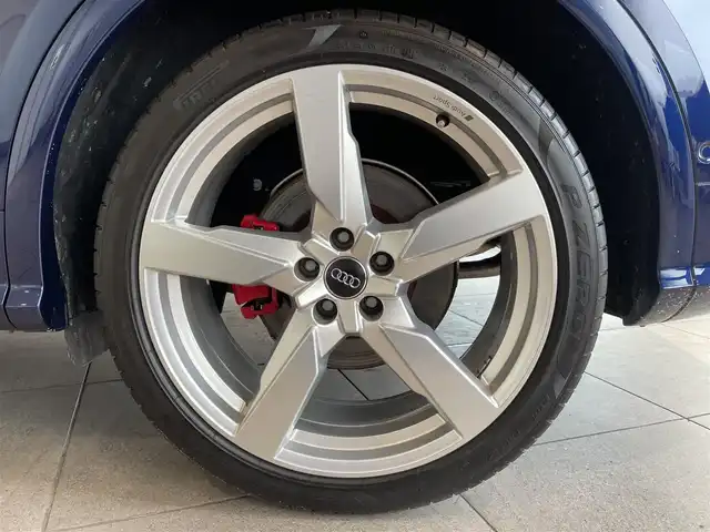 アウディ ＳＱ５ 愛知県 2018(平30)年 6万km 紺Ｍ ＢＡＮＧ＆ＯＬＵＦＳＥＮサウンド　/ファインナッパレザー　/バーチャコクピット　/マトリクスＬＥＤヘッドライト/純正ナビ　/フルセグＴＶ　/Ｂｌｕｅｔｏｏｔｈ　/３６０度カメラ　/ＡＣＣ　/ＬＫＡ　/ＢＳＭ　/シートヒーター　/パワーバックドア/ドライブレコーダー/プッシュスタート/ウィンカーミラー/アイドリングストップ