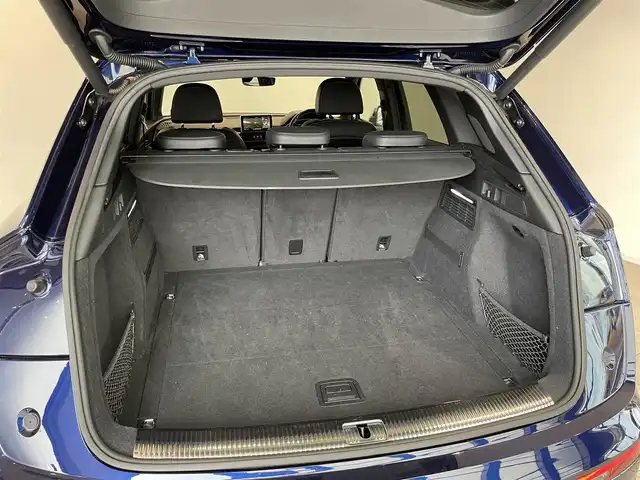 アウディ ＳＱ５ 愛知県 2018(平30)年 6万km 紺Ｍ ＢＡＮＧ＆ＯＬＵＦＳＥＮサウンド　/ファインナッパレザー　/バーチャコクピット　/マトリクスＬＥＤヘッドライト/純正ナビ　/フルセグＴＶ　/Ｂｌｕｅｔｏｏｔｈ　/３６０度カメラ　/ＡＣＣ　/ＬＫＡ　/ＢＳＭ　/シートヒーター　/パワーバックドア/ドライブレコーダー/プッシュスタート/ウィンカーミラー/アイドリングストップ