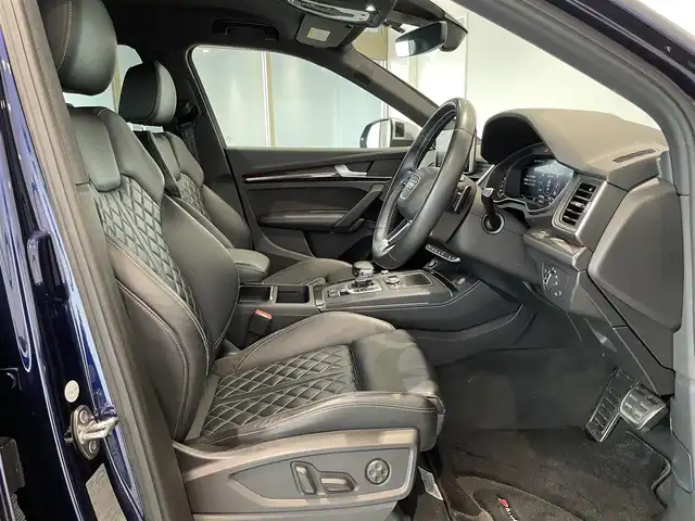 アウディ ＳＱ５ 愛知県 2018(平30)年 6万km 紺Ｍ ＢＡＮＧ＆ＯＬＵＦＳＥＮサウンド　/ファインナッパレザー　/バーチャコクピット　/マトリクスＬＥＤヘッドライト/純正ナビ　/フルセグＴＶ　/Ｂｌｕｅｔｏｏｔｈ　/３６０度カメラ　/ＡＣＣ　/ＬＫＡ　/ＢＳＭ　/シートヒーター　/パワーバックドア/ドライブレコーダー/プッシュスタート/ウィンカーミラー/アイドリングストップ