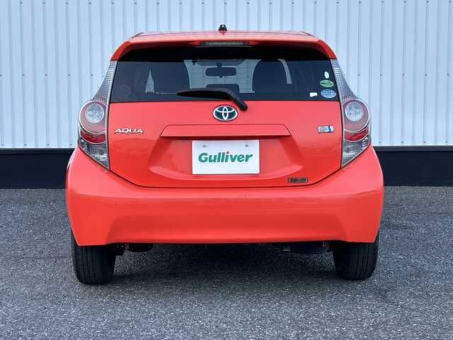 トヨタ アクア S 山形県 2014(平26)年 4万km シトラスオレンジマイカメタリック 純正7インチナビ/(BT/フルセグTV/CD/DVD/AM/FM）/バックカメラ/ETC/アイドリングストップ/LEDヘッドライト/フォグランプ/オートライト/ウィンカーミラー/電動格納ミラー/シートリフター/プッシュスタート/スマートキー/フロアマット/ドアバイザー/スペアキー/取扱説明書/保証書