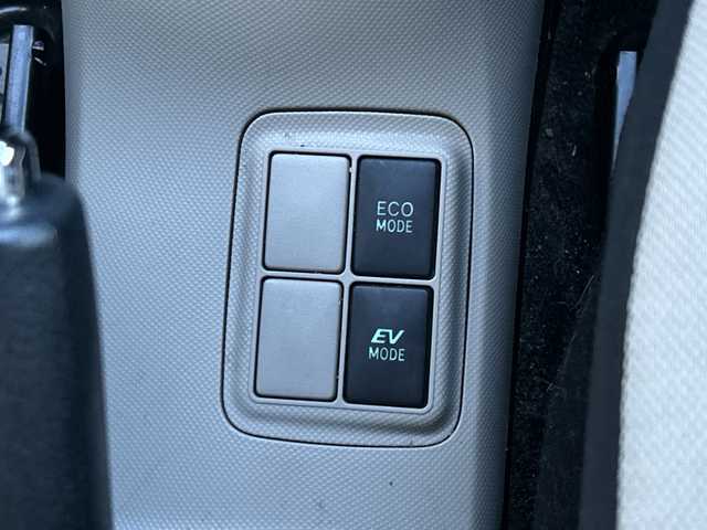 トヨタ アクア S 山形県 2014(平26)年 4万km シトラスオレンジマイカメタリック 純正7インチナビ/(BT/フルセグTV/CD/DVD/AM/FM）/バックカメラ/ETC/アイドリングストップ/LEDヘッドライト/フォグランプ/オートライト/ウィンカーミラー/電動格納ミラー/シートリフター/プッシュスタート/スマートキー/フロアマット/ドアバイザー/スペアキー/取扱説明書/保証書