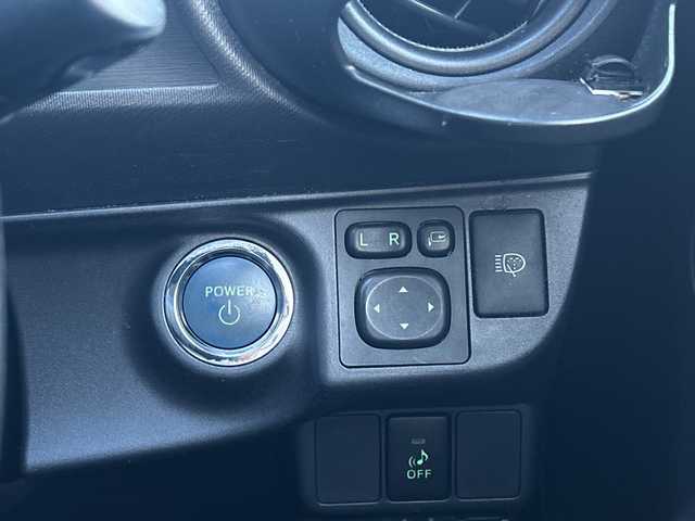 トヨタ アクア S 山形県 2014(平26)年 4万km シトラスオレンジマイカメタリック 純正7インチナビ/(BT/フルセグTV/CD/DVD/AM/FM）/バックカメラ/ETC/アイドリングストップ/LEDヘッドライト/フォグランプ/オートライト/ウィンカーミラー/電動格納ミラー/シートリフター/プッシュスタート/スマートキー/フロアマット/ドアバイザー/スペアキー/取扱説明書/保証書