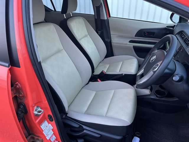 トヨタ アクア S 山形県 2014(平26)年 4万km シトラスオレンジマイカメタリック 純正7インチナビ/(BT/フルセグTV/CD/DVD/AM/FM）/バックカメラ/ETC/アイドリングストップ/LEDヘッドライト/フォグランプ/オートライト/ウィンカーミラー/電動格納ミラー/シートリフター/プッシュスタート/スマートキー/フロアマット/ドアバイザー/スペアキー/取扱説明書/保証書