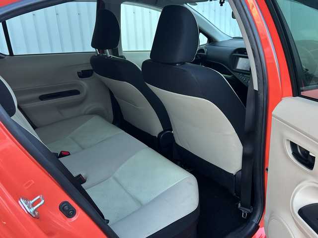 トヨタ アクア S 山形県 2014(平26)年 4万km シトラスオレンジマイカメタリック 純正7インチナビ/(BT/フルセグTV/CD/DVD/AM/FM）/バックカメラ/ETC/アイドリングストップ/LEDヘッドライト/フォグランプ/オートライト/ウィンカーミラー/電動格納ミラー/シートリフター/プッシュスタート/スマートキー/フロアマット/ドアバイザー/スペアキー/取扱説明書/保証書