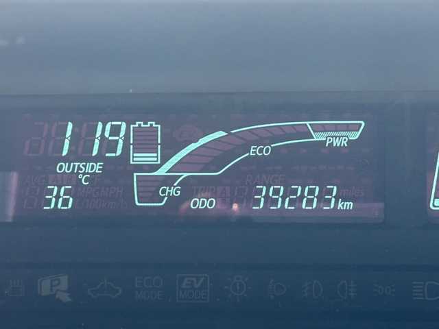 トヨタ アクア S 山形県 2014(平26)年 4万km シトラスオレンジマイカメタリック 純正7インチナビ/(BT/フルセグTV/CD/DVD/AM/FM）/バックカメラ/ETC/アイドリングストップ/LEDヘッドライト/フォグランプ/オートライト/ウィンカーミラー/電動格納ミラー/シートリフター/プッシュスタート/スマートキー/フロアマット/ドアバイザー/スペアキー/取扱説明書/保証書