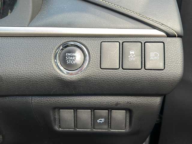 トヨタ ハリアー プレミアム 静岡県 2017(平29)年 9万km 黒 ナビ/・Bluetooth/CD/DVD/SD/USB/HDMI/・ラジオ/フルセグTV/主要装備/・レーダークルーズコントロール　/・ドライブレコーダー　/・バックカメラ　/・テレスコピックステアリング　/・ＥＴＣ　/・レーンキープアシスト　/・オートライト　/・オートハイビーム　/・ハーフレザーシート　/・サンルーフ　/・パワーシート/・ステアリングリモコン/・フォグランプ/・プッシュスタート/・スマートキー/・コーナーセンサー/・LEDヘッドライト/・純正フロアマット/・純正アルミホイール