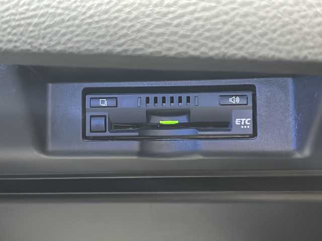 トヨタ ハリアー プレミアム 静岡県 2017(平29)年 9万km 黒 ナビ/・Bluetooth/CD/DVD/SD/USB/HDMI/・ラジオ/フルセグTV/主要装備/・レーダークルーズコントロール　/・ドライブレコーダー　/・バックカメラ　/・テレスコピックステアリング　/・ＥＴＣ　/・レーンキープアシスト　/・オートライト　/・オートハイビーム　/・ハーフレザーシート　/・サンルーフ　/・パワーシート/・ステアリングリモコン/・フォグランプ/・プッシュスタート/・スマートキー/・コーナーセンサー/・LEDヘッドライト/・純正フロアマット/・純正アルミホイール