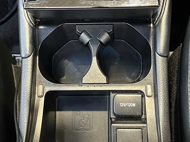 トヨタ ハリアー プレミアム 静岡県 2017(平29)年 9万km 黒 ナビ/・Bluetooth/CD/DVD/SD/USB/HDMI/・ラジオ/フルセグTV/主要装備/・レーダークルーズコントロール　/・ドライブレコーダー　/・バックカメラ　/・テレスコピックステアリング　/・ＥＴＣ　/・レーンキープアシスト　/・オートライト　/・オートハイビーム　/・ハーフレザーシート　/・サンルーフ　/・パワーシート/・ステアリングリモコン/・フォグランプ/・プッシュスタート/・スマートキー/・コーナーセンサー/・LEDヘッドライト/・純正フロアマット/・純正アルミホイール