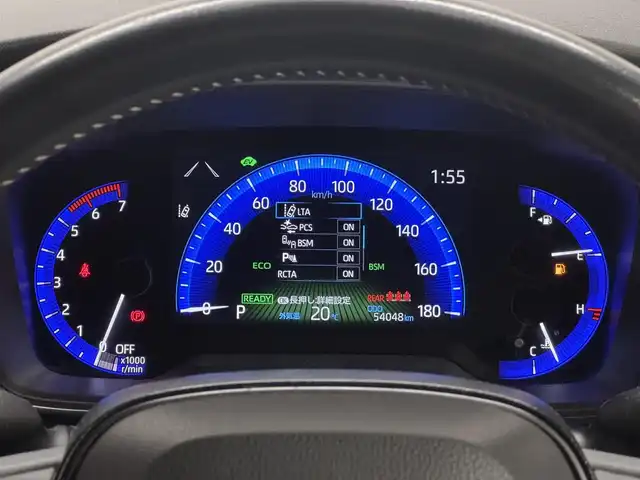 トヨタ カローラツーリング ハイブリッド ダブルバイビー 三重県 2020(令2)年 5.4万km プラチナホワイトパールマイカ ハイブリッド/FF/フロアCVT/【OP】純正 9インチ ディスプレイオーディオ/（AM/FM/USB/iPod/Bluetooth/Miracast/CarPlay/AndroidAuto）/バックカメラ/【DOP】プレミアムサウンド8chスピーカー＆ダブルツィーターシステム/ドライブレコーダー 前後/ビルトイン ETC/Toyota Safety Sense/●プリクラッシュセーフティ/●レーントレーシングアシスト/●レーダークルコン（全車速追従機能付）/●オートハイビーム/●ロードサインアシスト/・【OP】ブラインドスポットモニター＋リヤクロストラフィックアラート/・パーキングサポートブレーキ（静止物・後方接近車両*）/・先行車発進告知機能/など/装備/・【OP】ルーフレール（ダークグレーM塗装）/・【OP】ハーフレザーシート（合皮＋レザテック）/・【OP】アクセサリーコンセント（AC100V・1500W/コンセント2個、非常時給電システム付）/・【OP】おくだけ充電/・オートエアコン/・オートライト/・LED ヘッドランプ＋フロントフォグランプ/・電子パーキングブレーキ＆ブレーキホールド/・プッシュスタート/・スマートキーx2/など