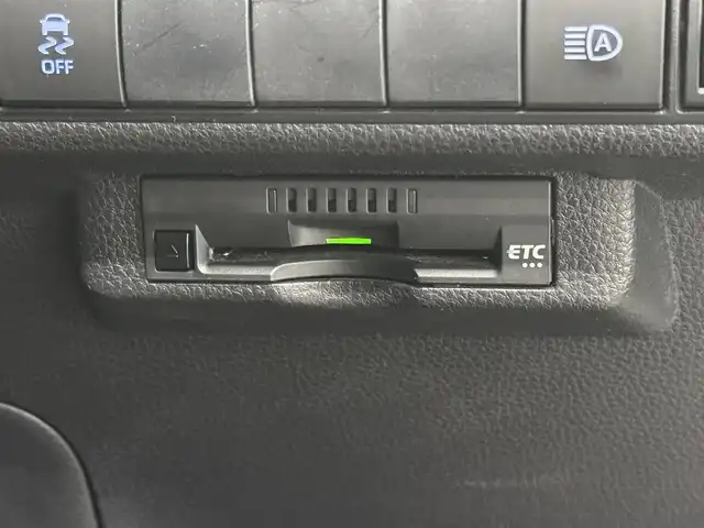 トヨタ カローラツーリング ハイブリッド ダブルバイビー 三重県 2020(令2)年 5.4万km プラチナホワイトパールマイカ ハイブリッド/FF/フロアCVT/【OP】純正 9インチ ディスプレイオーディオ/（AM/FM/USB/iPod/Bluetooth/Miracast/CarPlay/AndroidAuto）/バックカメラ/【DOP】プレミアムサウンド8chスピーカー＆ダブルツィーターシステム/ドライブレコーダー 前後/ビルトイン ETC/Toyota Safety Sense/●プリクラッシュセーフティ/●レーントレーシングアシスト/●レーダークルコン（全車速追従機能付）/●オートハイビーム/●ロードサインアシスト/・【OP】ブラインドスポットモニター＋リヤクロストラフィックアラート/・パーキングサポートブレーキ（静止物・後方接近車両*）/・先行車発進告知機能/など/装備/・【OP】ルーフレール（ダークグレーM塗装）/・【OP】ハーフレザーシート（合皮＋レザテック）/・【OP】アクセサリーコンセント（AC100V・1500W/コンセント2個、非常時給電システム付）/・【OP】おくだけ充電/・オートエアコン/・オートライト/・LED ヘッドランプ＋フロントフォグランプ/・電子パーキングブレーキ＆ブレーキホールド/・プッシュスタート/・スマートキーx2/など