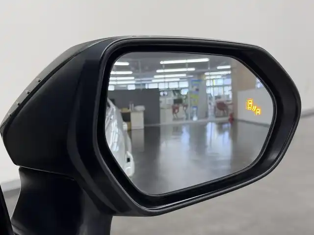 トヨタ カローラツーリング ハイブリッド ダブルバイビー 三重県 2020(令2)年 5.4万km プラチナホワイトパールマイカ ハイブリッド/FF/フロアCVT/【OP】純正 9インチ ディスプレイオーディオ/（AM/FM/USB/iPod/Bluetooth/Miracast/CarPlay/AndroidAuto）/バックカメラ/【DOP】プレミアムサウンド8chスピーカー＆ダブルツィーターシステム/ドライブレコーダー 前後/ビルトイン ETC/Toyota Safety Sense/●プリクラッシュセーフティ/●レーントレーシングアシスト/●レーダークルコン（全車速追従機能付）/●オートハイビーム/●ロードサインアシスト/・【OP】ブラインドスポットモニター＋リヤクロストラフィックアラート/・パーキングサポートブレーキ（静止物・後方接近車両*）/・先行車発進告知機能/など/装備/・【OP】ルーフレール（ダークグレーM塗装）/・【OP】ハーフレザーシート（合皮＋レザテック）/・【OP】アクセサリーコンセント（AC100V・1500W/コンセント2個、非常時給電システム付）/・【OP】おくだけ充電/・オートエアコン/・オートライト/・LED ヘッドランプ＋フロントフォグランプ/・電子パーキングブレーキ＆ブレーキホールド/・プッシュスタート/・スマートキーx2/など