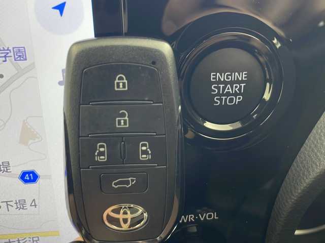 トヨタ ノア S－Z 秋田県 2023(令5)年 1.7万km ホワイトパールクリスタルシャイン ワンオーナー/４WD/純正メモリーナビ(Bluetooth/CD/DVD/フルセグ)/ヘットアップディスプレイ/バックカメラ/ETC2.0/デジタルインナーミラー/クルーズコントロール/クリアランスソナー/前席シートヒーター/ステアリングヒーター/前後ドライブレコーダー/前後コーナーセンサー/両側パワースライドドア/純正AW/サンシェード/HDMI端子/LEDヘッドライト/スマートキー