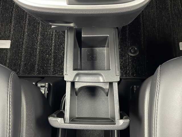 トヨタ ノア S－Z 秋田県 2023(令5)年 1.7万km ホワイトパールクリスタルシャイン ワンオーナー/４WD/純正メモリーナビ(Bluetooth/CD/DVD/フルセグ)/ヘットアップディスプレイ/バックカメラ/ETC2.0/デジタルインナーミラー/クルーズコントロール/クリアランスソナー/前席シートヒーター/ステアリングヒーター/前後ドライブレコーダー/前後コーナーセンサー/両側パワースライドドア/純正AW/サンシェード/HDMI端子/LEDヘッドライト/スマートキー