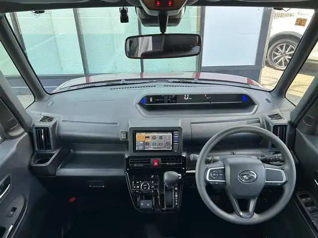 ダイハツ タント カスタム X 香川県 2023(令5)年 0.7万km ファイアークォーツレッドM 登録時走行距離：6138km/スマートアシスト/→衝突回避支援ブレーキ/→車線逸脱警報機能/→先行車発進お知らせ機能/純正7型ナビ/→ＣＤ／ＤＶＤ/→フルセグTV/バックカメラ/両側パワースライドドア/ハーフレザーシート/前席シートヒーター/ステアリングリモコン/LEDヘッドライト/オートライト/ドライブレコーダー/純正14インチアルミホイール/純正フロアマット/スマートキー/プッシュスタート/電動格納ウィンカーミラー/バイザー